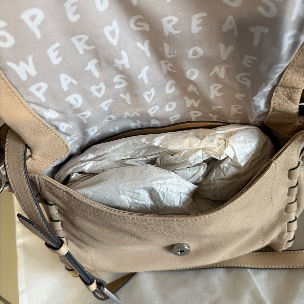 Elegant Tan Leather Shoulder Bag - Picture 12 of 17